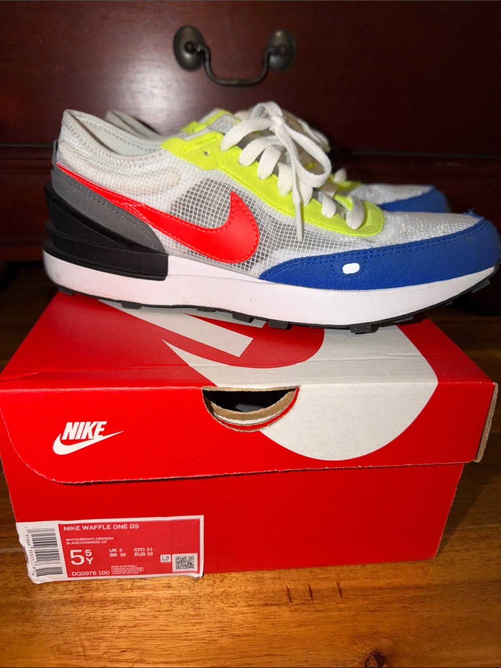 Nike Waffle One GS- size 5.5 Youth